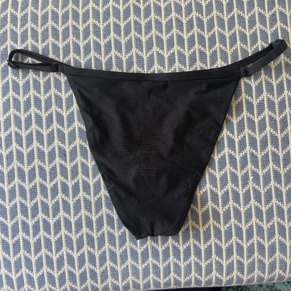 Good American Perfect Fit Bikini Bottom - Picture 7 of 7